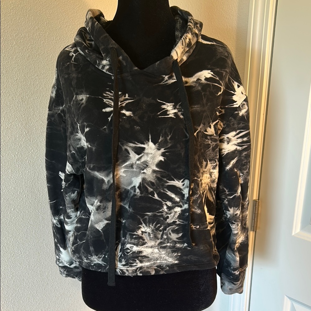 Stylish Black and White Women's Hoodie